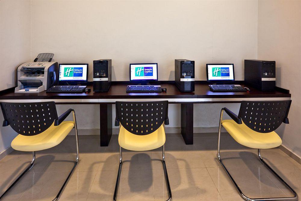 Holiday Inn Express Guadalajara Iteso By Ihg Zapopan Business photo