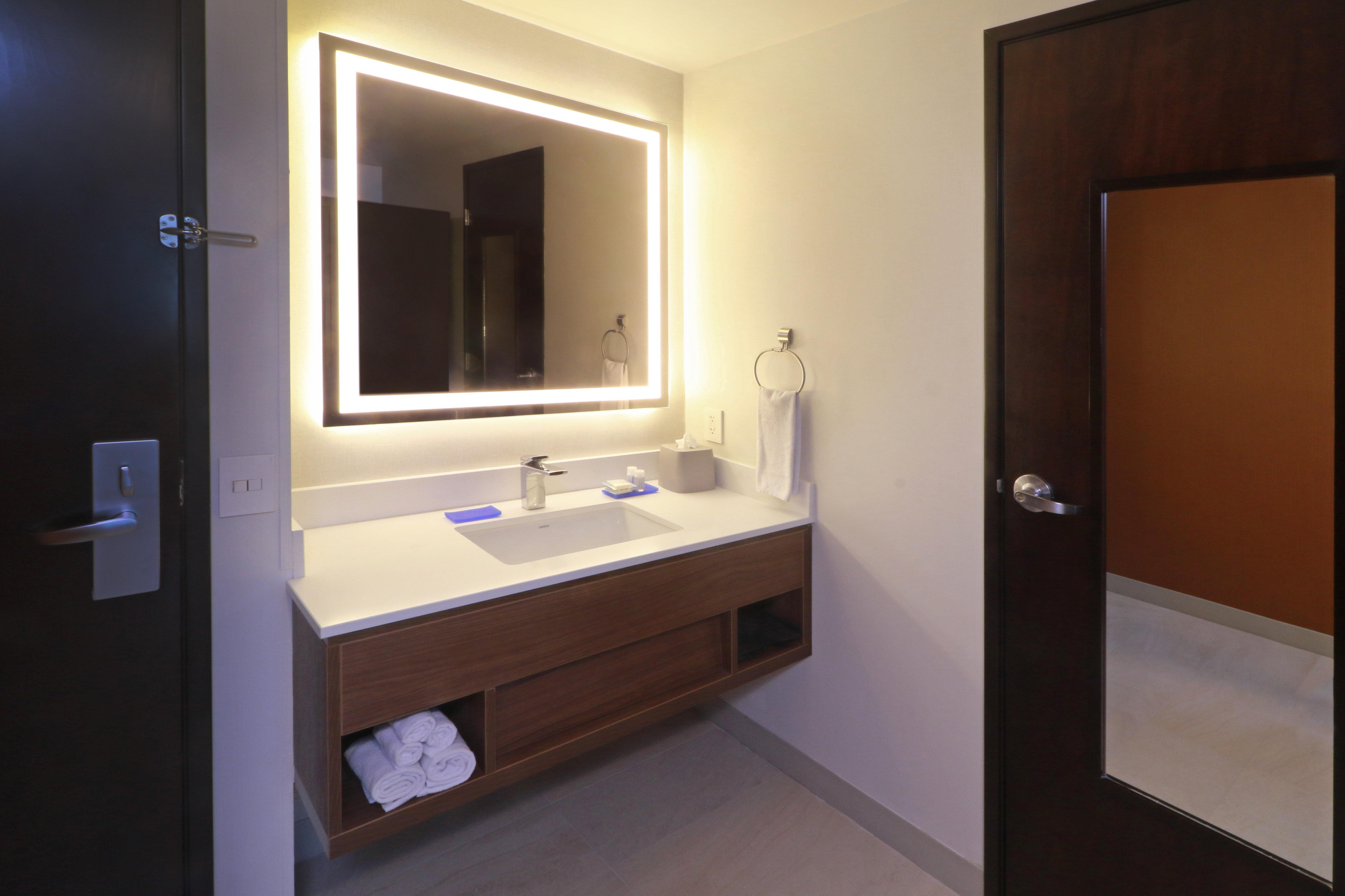 Holiday Inn Express Guadalajara Iteso By Ihg Zapopan Exterior photo