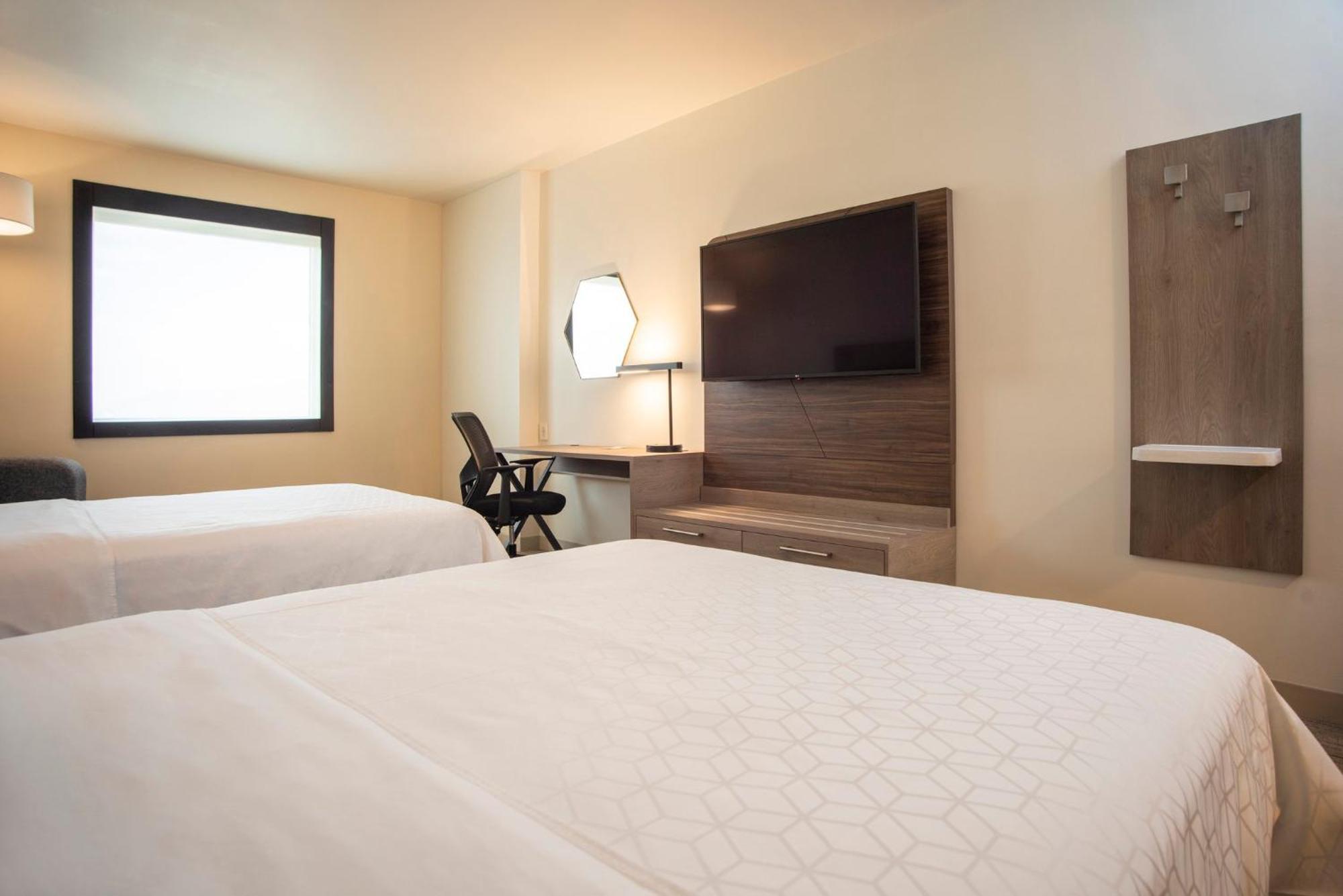 Holiday Inn Express Guadalajara Iteso By Ihg Zapopan Exterior photo