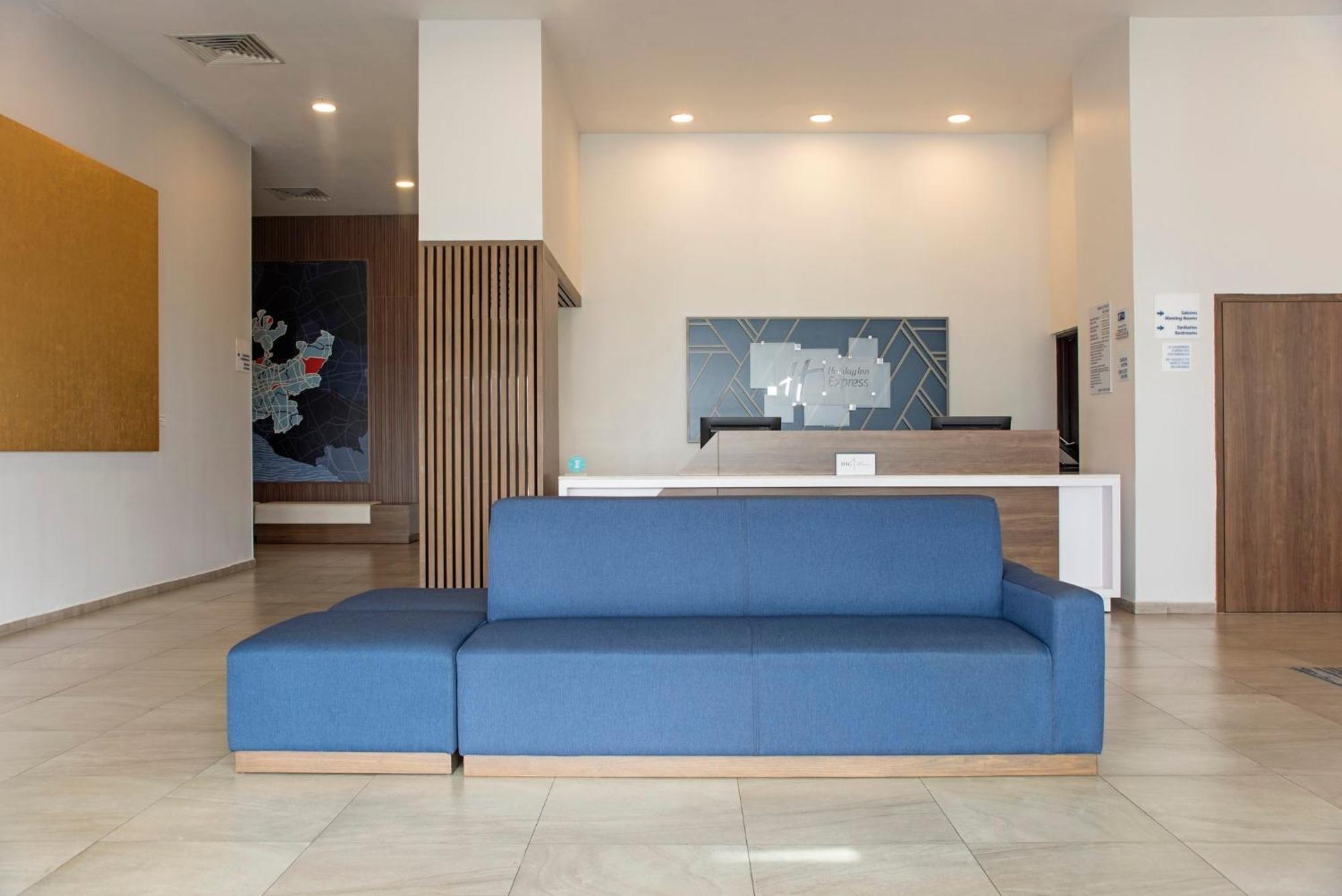 Holiday Inn Express Guadalajara Iteso By Ihg Zapopan Exterior photo