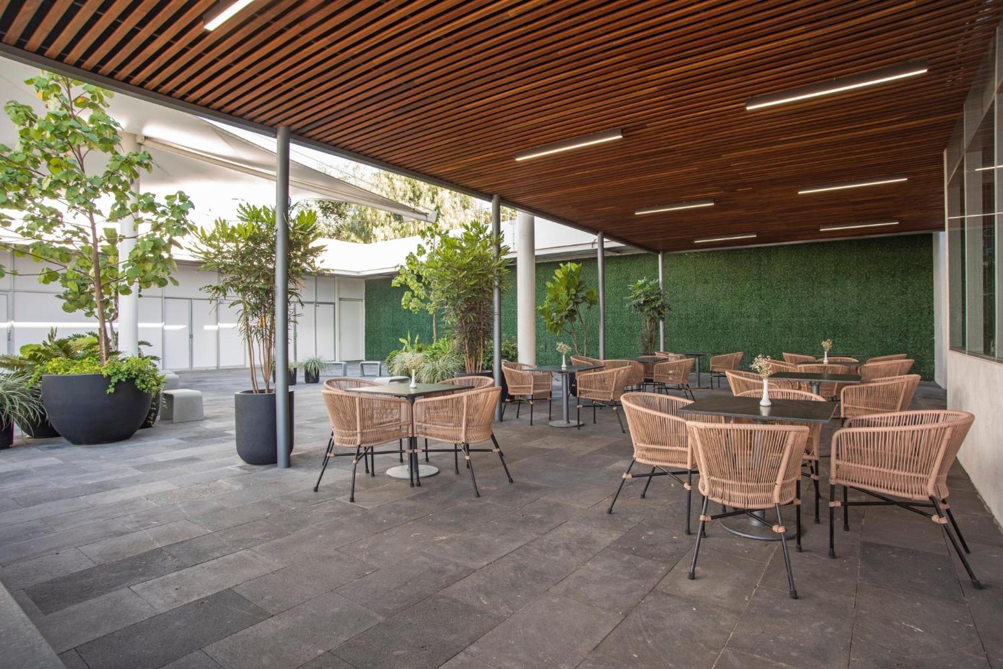Holiday Inn Express Guadalajara Iteso By Ihg Zapopan Exterior photo