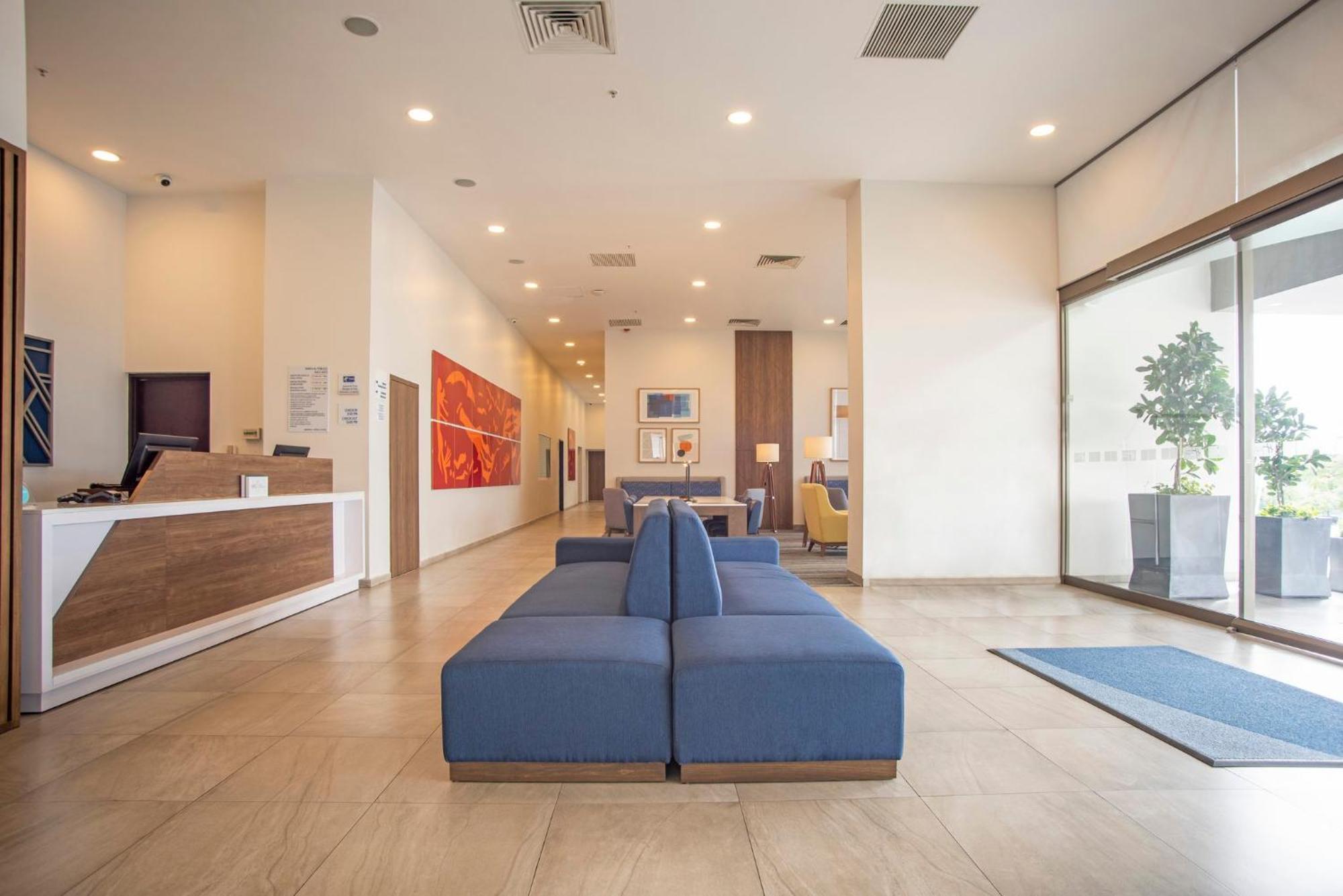 Holiday Inn Express Guadalajara Iteso By Ihg Zapopan Exterior photo