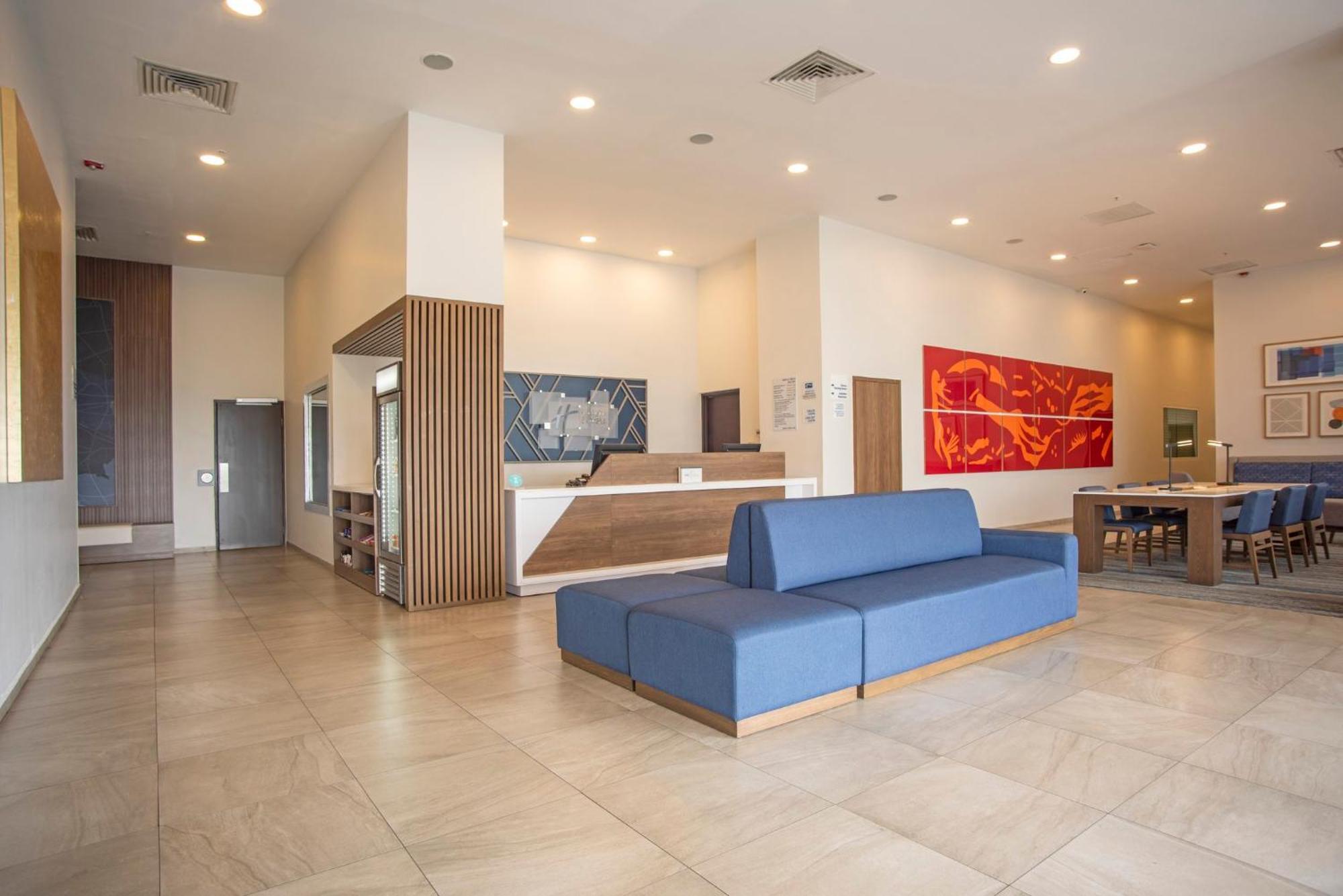 Holiday Inn Express Guadalajara Iteso By Ihg Zapopan Exterior photo