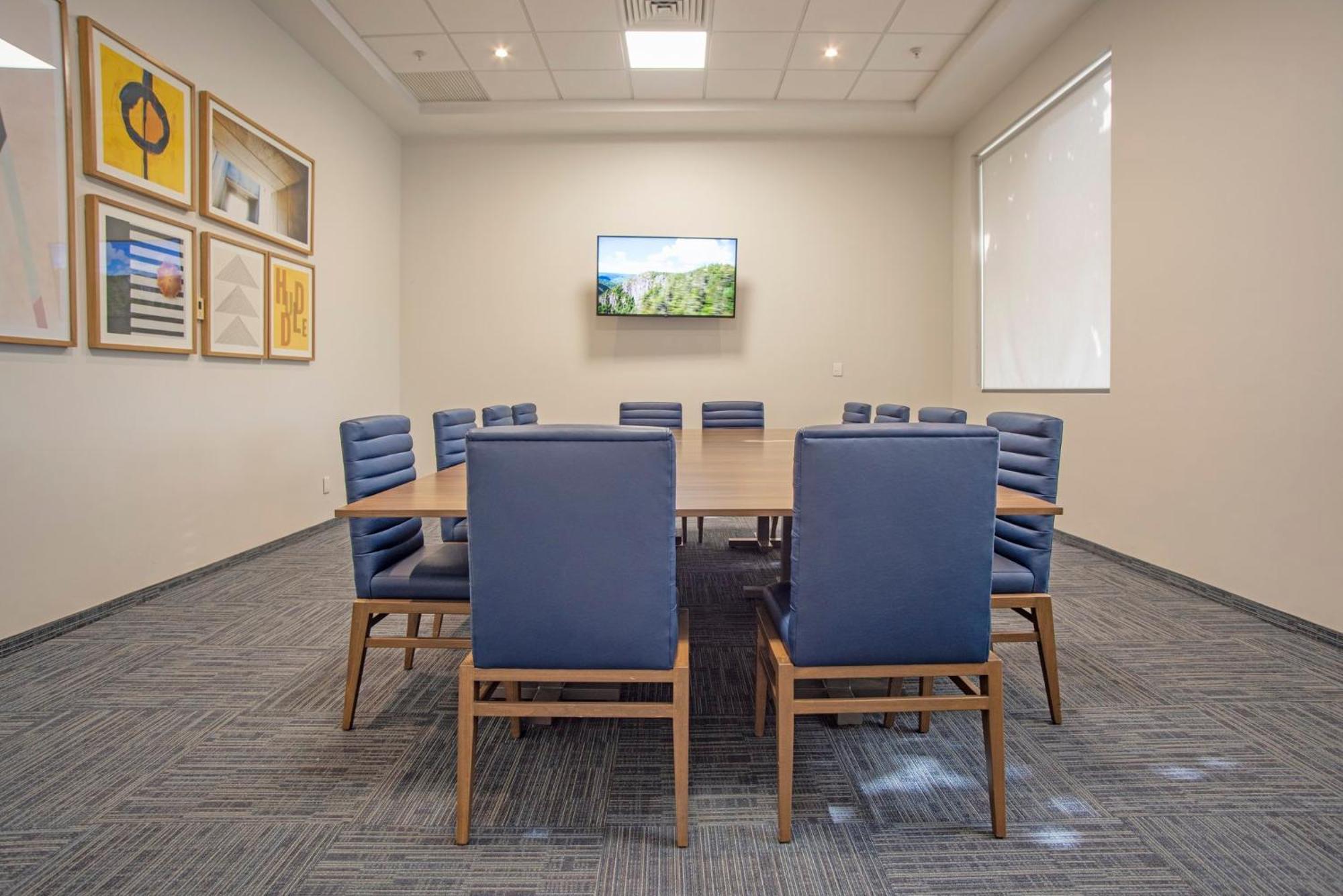 Holiday Inn Express Guadalajara Iteso By Ihg Zapopan Exterior photo