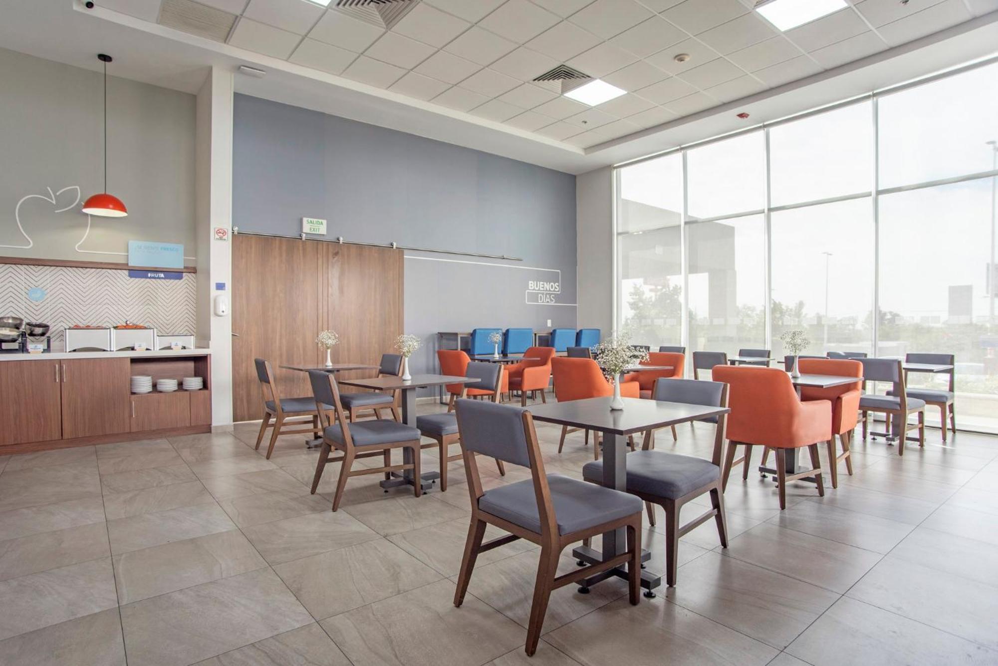 Holiday Inn Express Guadalajara Iteso By Ihg Zapopan Exterior photo