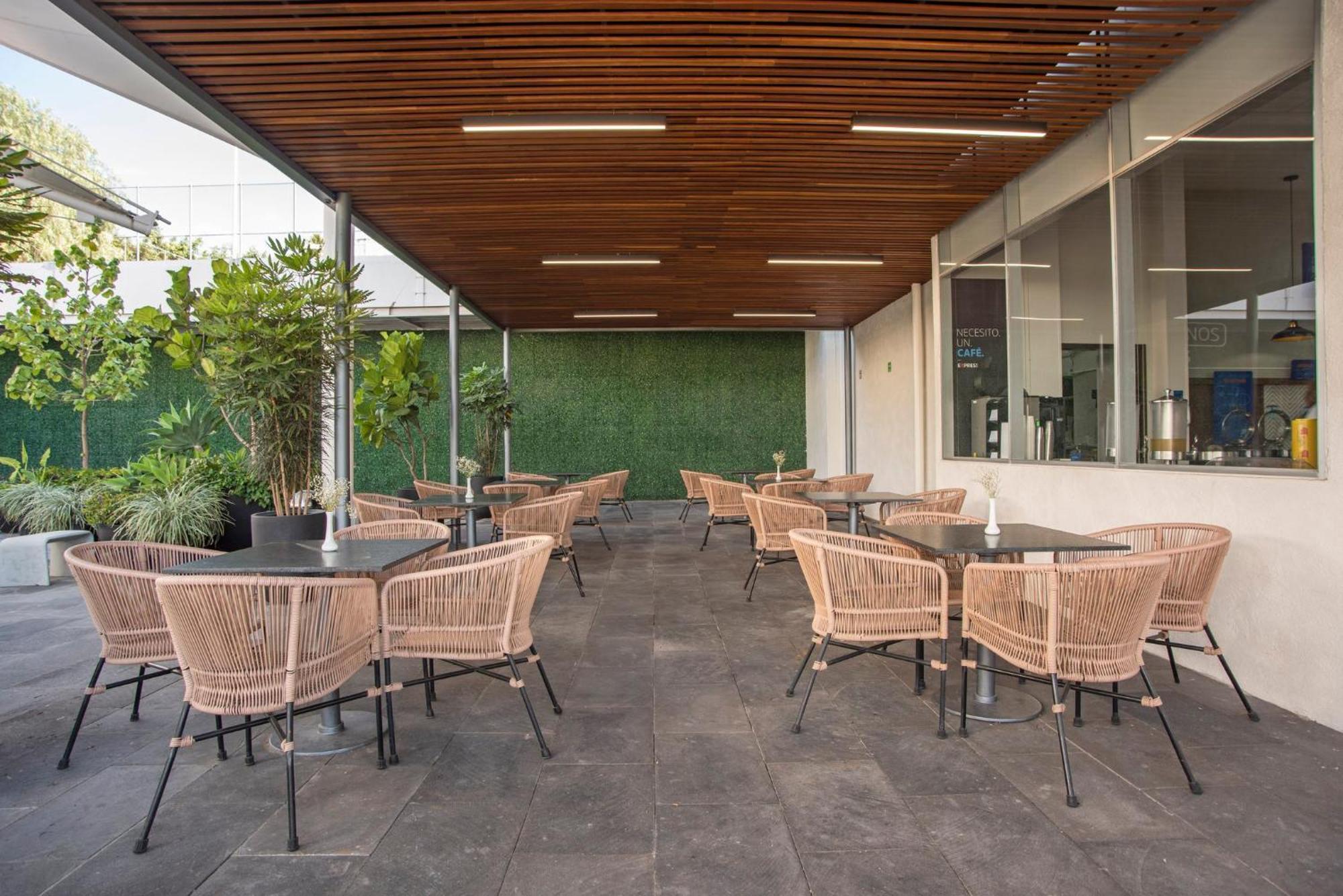 Holiday Inn Express Guadalajara Iteso By Ihg Zapopan Exterior photo