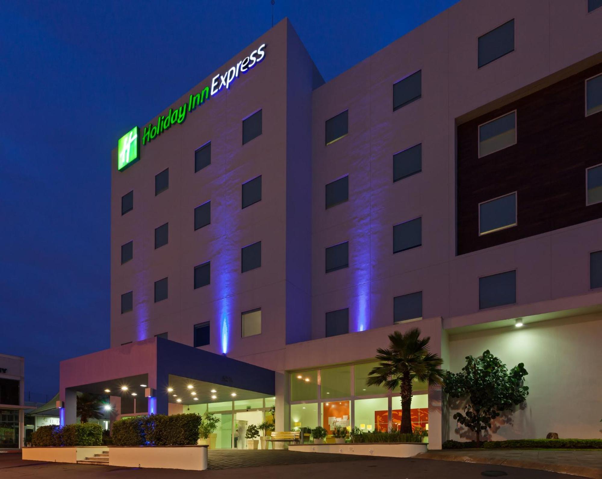 Holiday Inn Express Guadalajara Iteso By Ihg Zapopan Exterior photo