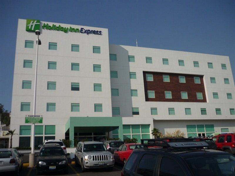 Holiday Inn Express Guadalajara Iteso By Ihg Zapopan Exterior photo