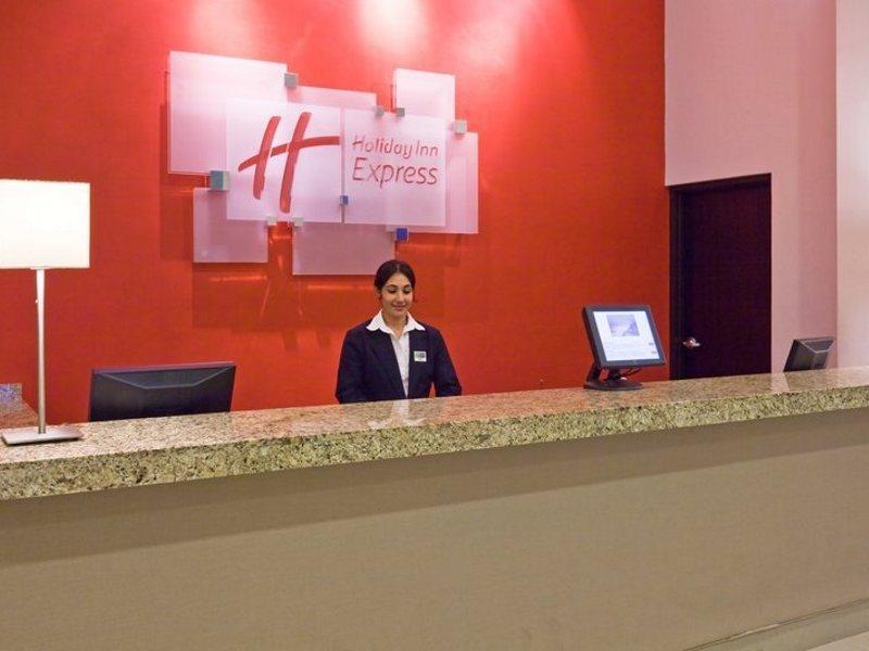 Holiday Inn Express Guadalajara Iteso By Ihg Zapopan Interior photo
